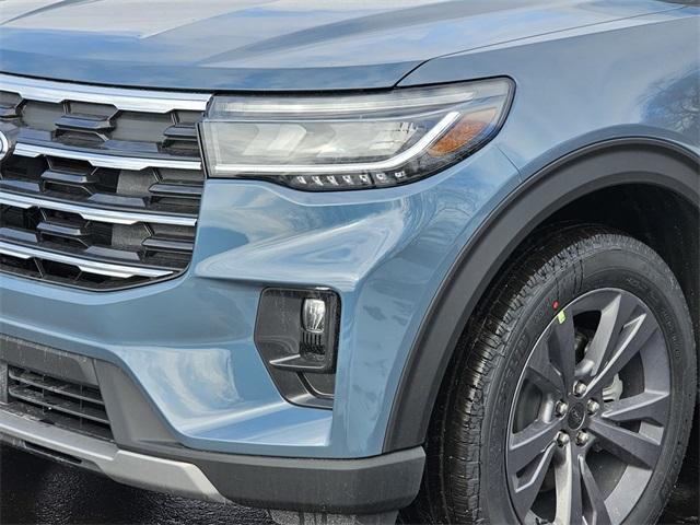 new 2025 Ford Explorer car, priced at $49,555