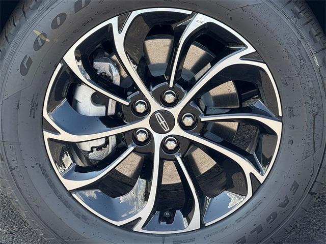 new 2025 Lincoln Nautilus car, priced at $60,320