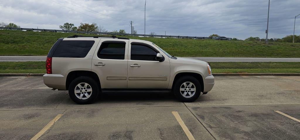 used 2010 GMC Yukon car, priced at $10,995