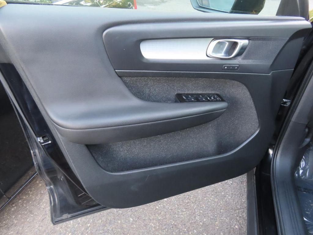 used 2021 Volvo XC40 car, priced at $17,490