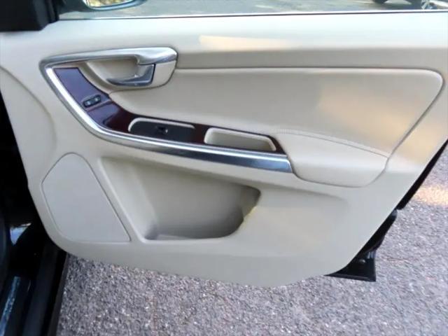 used 2015 Volvo XC60 car, priced at $10,890