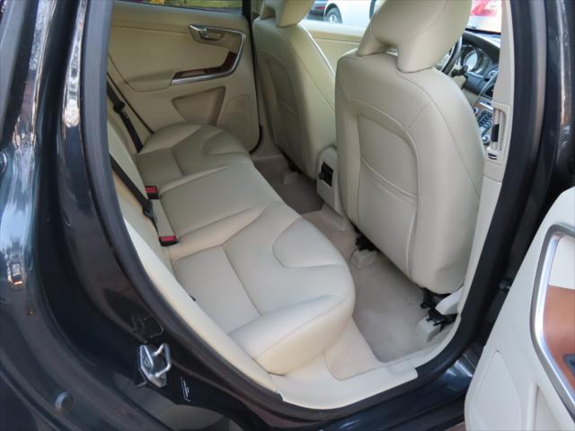 used 2015 Volvo XC60 car, priced at $9,890