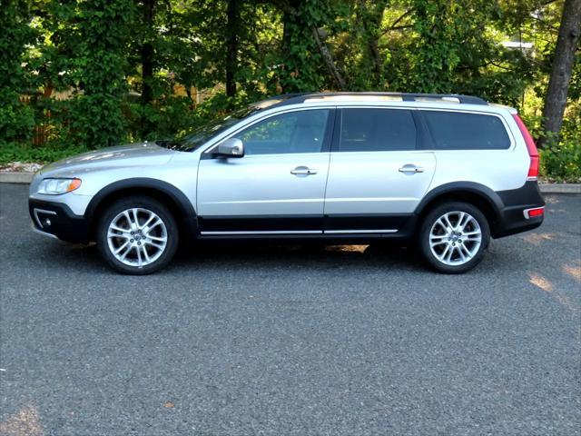 used 2016 Volvo XC70 car, priced at $11,990