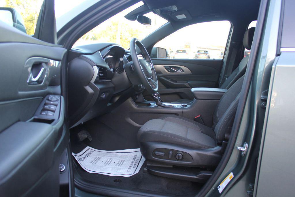 used 2023 Chevrolet Traverse car, priced at $24,800