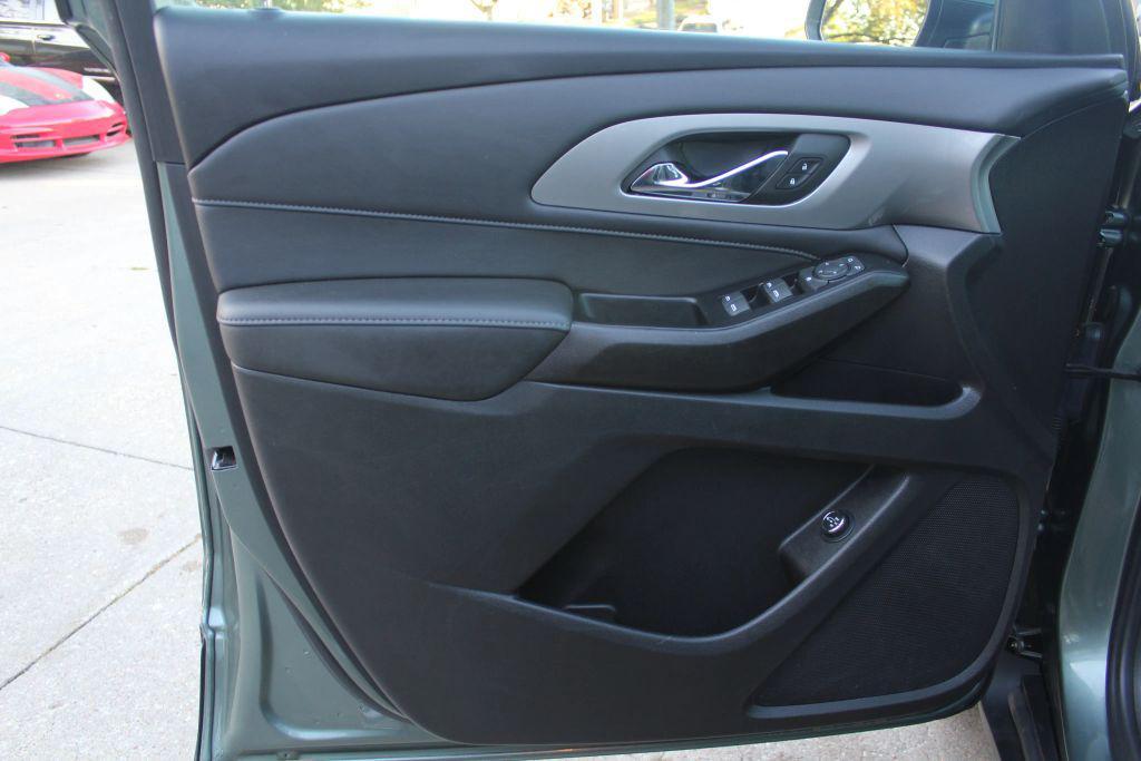 used 2023 Chevrolet Traverse car, priced at $24,800