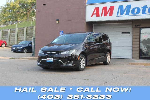 used 2017 Chrysler Pacifica car, priced at $14,500