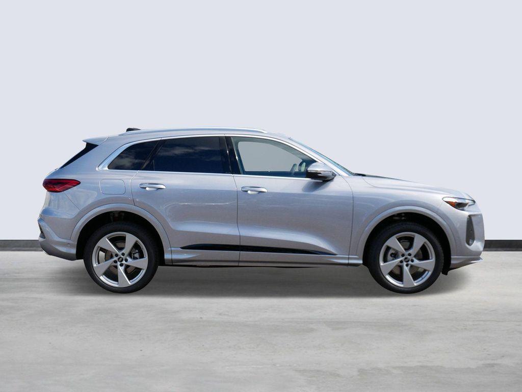 new 2025 Audi Q5 car, priced at $61,185