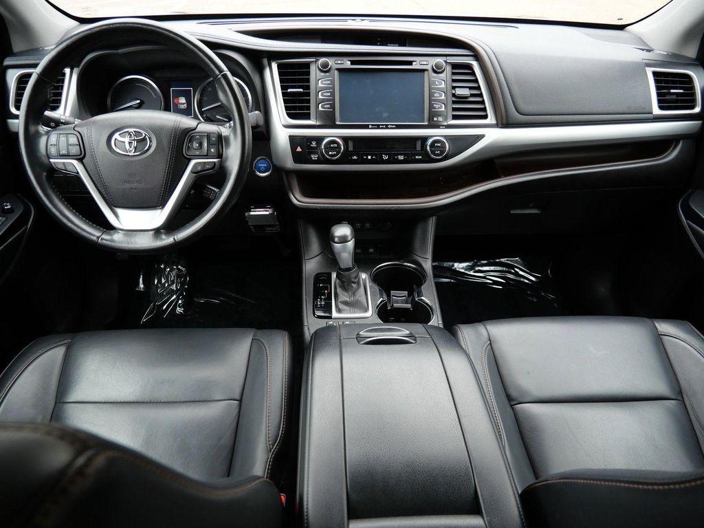 used 2017 Toyota Highlander Hybrid car, priced at $24,999