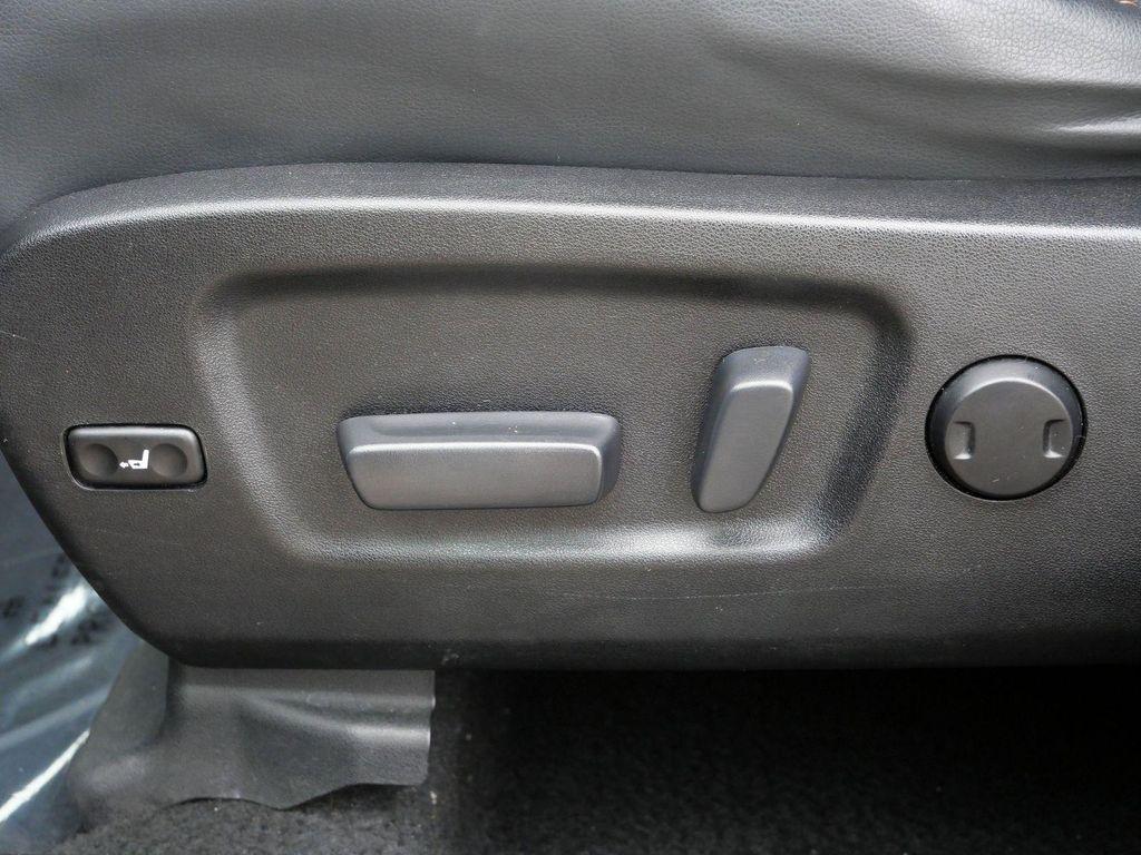 used 2017 Toyota Highlander Hybrid car, priced at $24,999