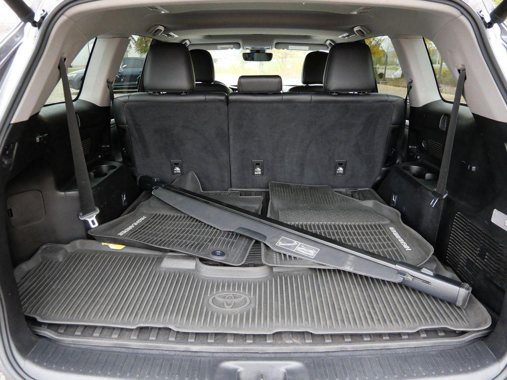 used 2017 Toyota Highlander Hybrid car, priced at $24,999