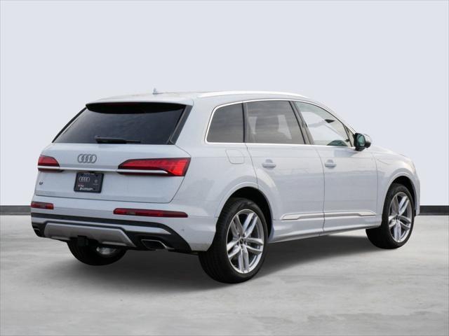 new 2025 Audi Q7 car, priced at $76,740