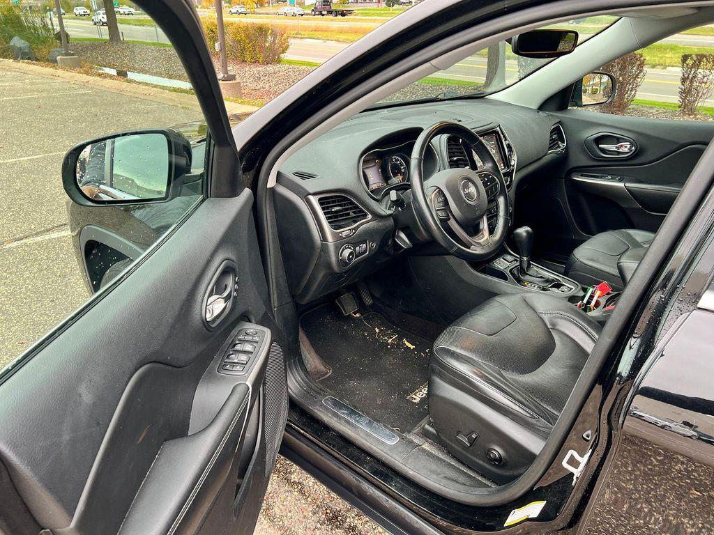 used 2019 Jeep Cherokee car, priced at $17,667