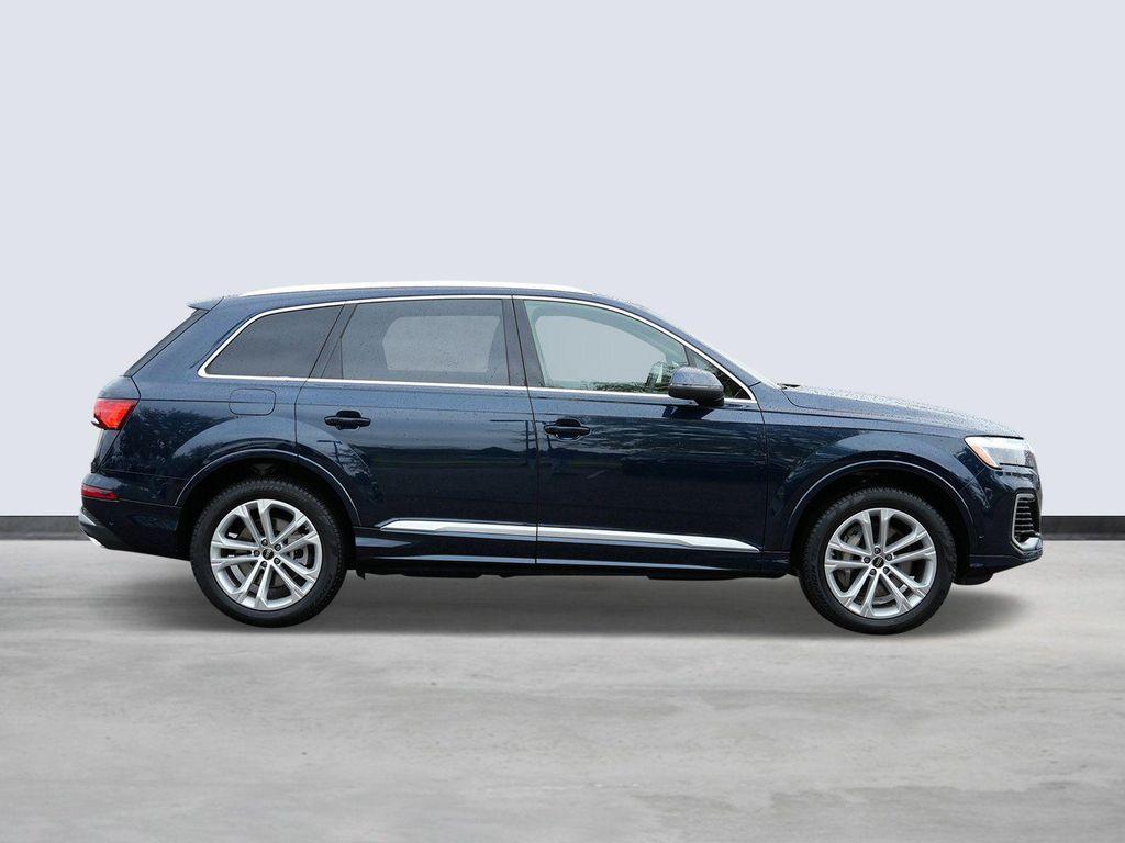 used 2025 Audi Q7 car, priced at $59,867