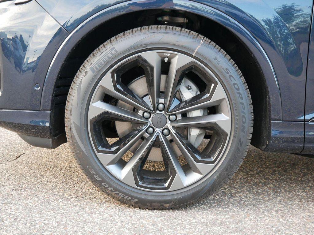 new 2026 Audi Q7 car, priced at $85,340