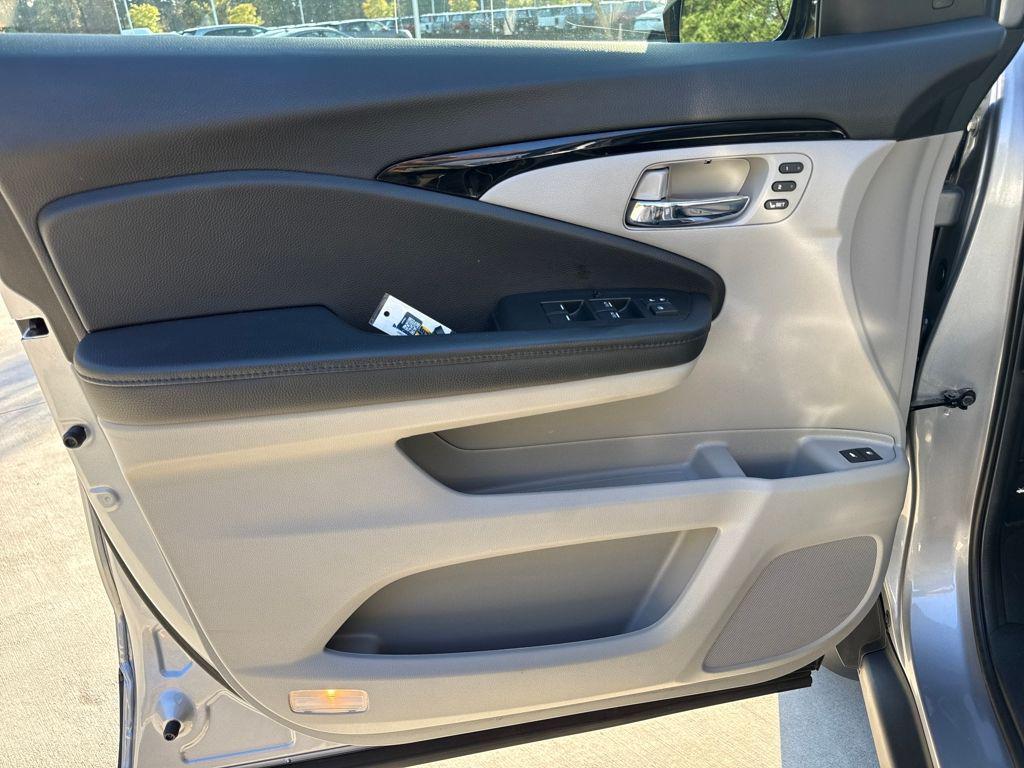 used 2022 Honda Pilot car, priced at $32,669