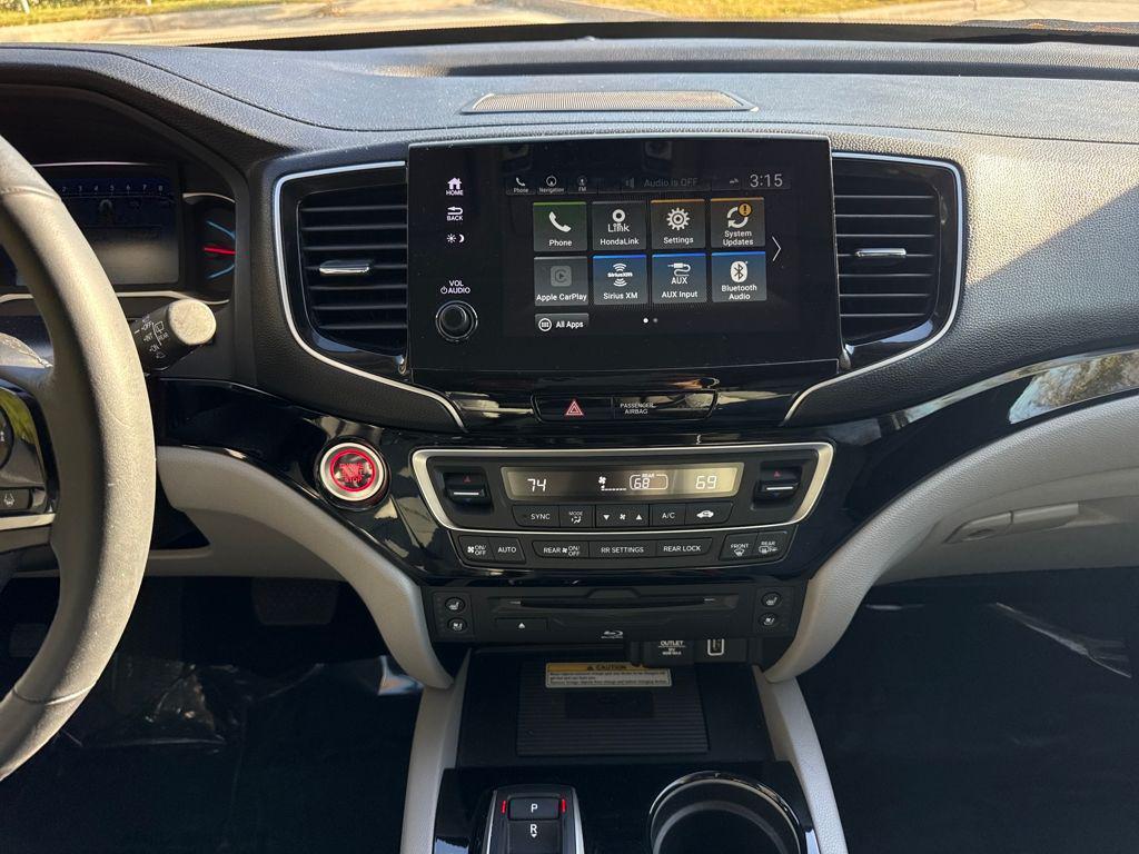 used 2022 Honda Pilot car, priced at $32,669