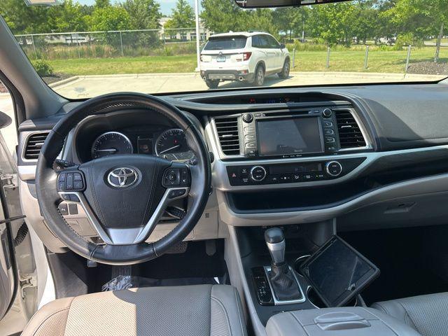 used 2017 Toyota Highlander car, priced at $19,409