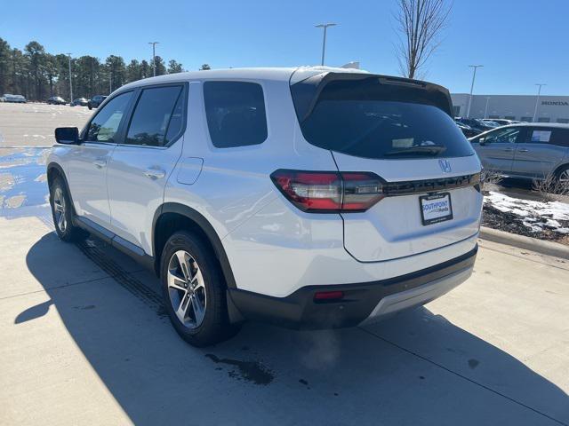 new 2025 Honda Pilot car, priced at $45,405