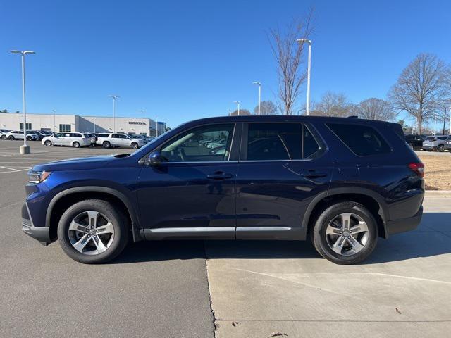 new 2025 Honda Pilot car, priced at $48,175