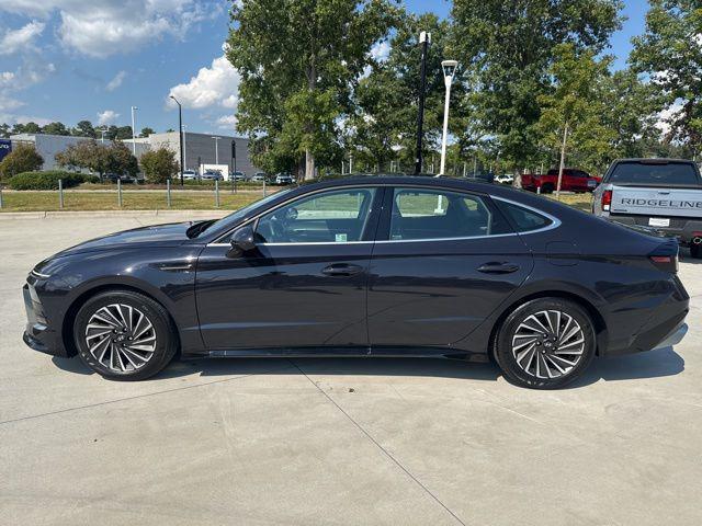 used 2024 Hyundai Sonata Hybrid car, priced at $30,287