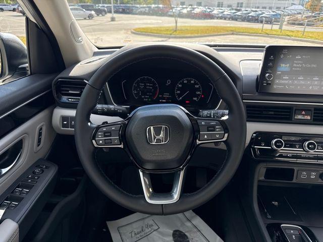 new 2025 Honda Pilot car, priced at $53,750