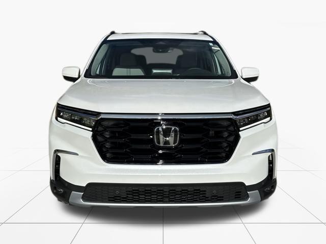 new 2025 Honda Pilot car, priced at $53,750