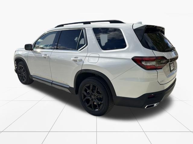 new 2025 Honda Pilot car, priced at $53,750
