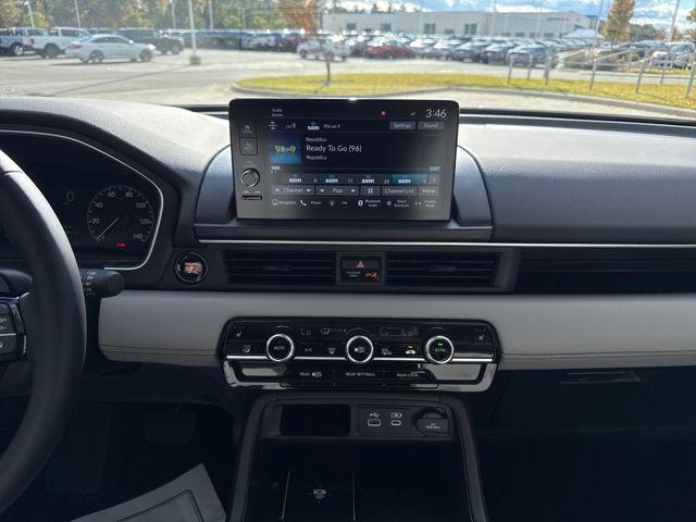 new 2025 Honda Pilot car, priced at $53,750