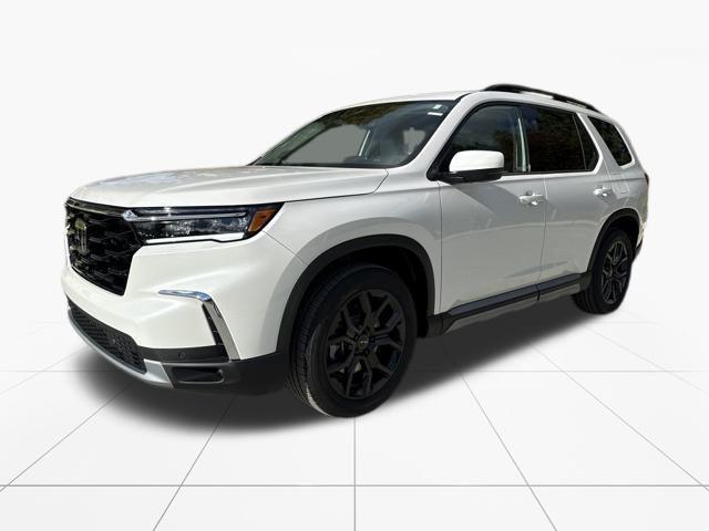 new 2025 Honda Pilot car, priced at $53,750