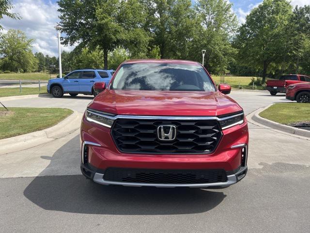 new 2025 Honda Pilot car, priced at $44,595