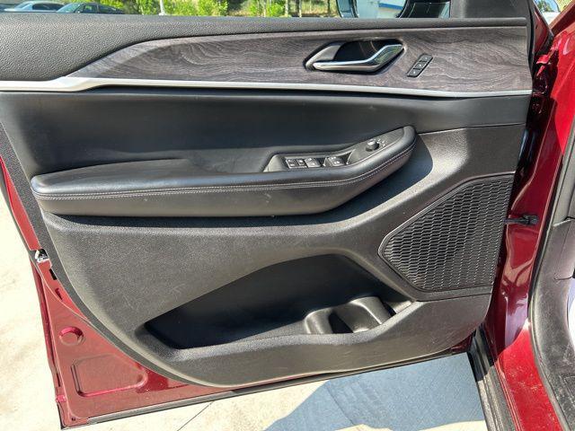 used 2024 Jeep Grand Cherokee car, priced at $34,982