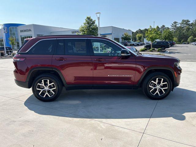 used 2024 Jeep Grand Cherokee car, priced at $34,982