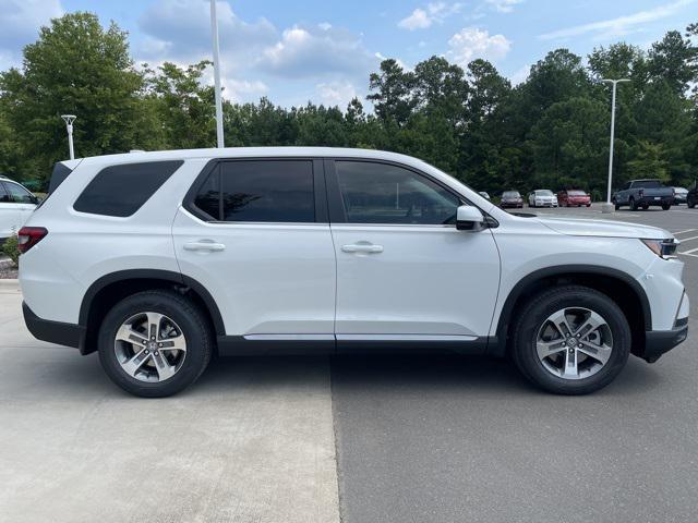 new 2025 Honda Pilot car, priced at $45,050