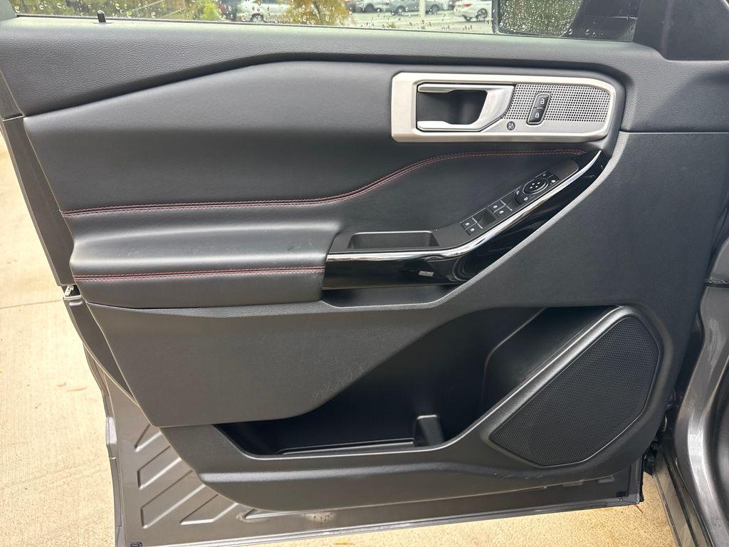used 2023 Ford Explorer car, priced at $35,986
