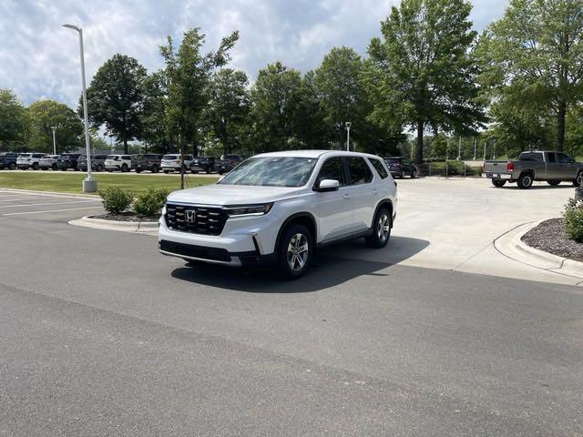 new 2025 Honda Pilot car, priced at $45,780