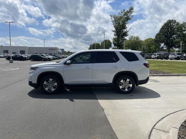 new 2025 Honda Pilot car, priced at $45,780