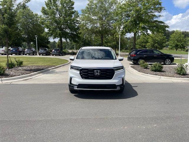 new 2025 Honda Pilot car, priced at $45,780