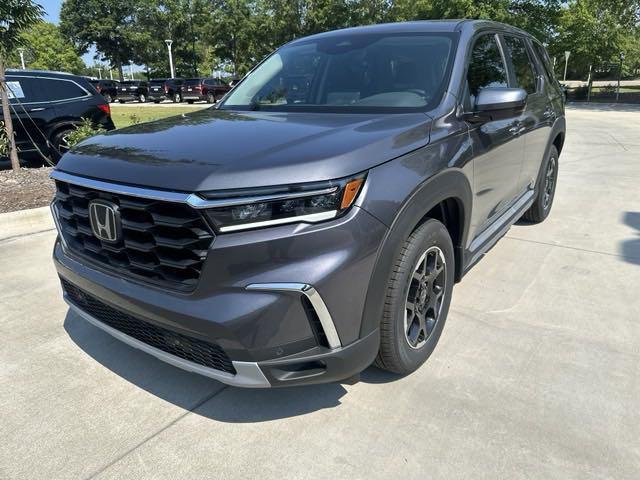 new 2025 Honda Pilot car, priced at $49,345