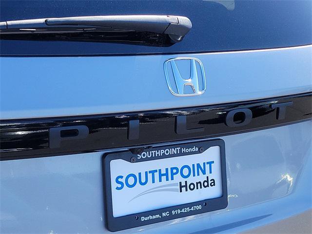 new 2025 Honda Pilot car, priced at $44,595