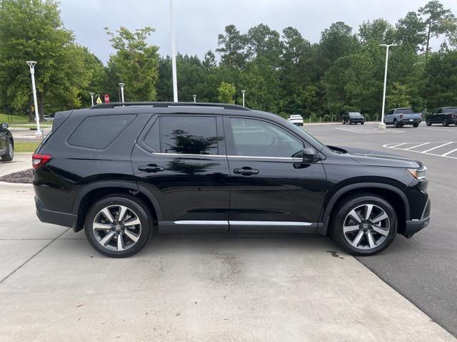 new 2025 Honda Pilot car, priced at $50,995