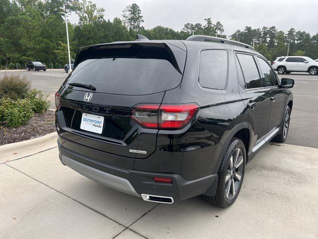 new 2025 Honda Pilot car, priced at $50,995