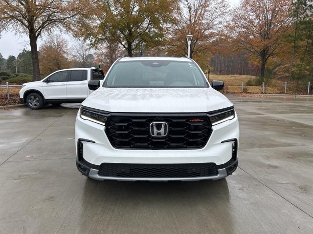 new 2025 Honda Pilot car, priced at $52,035