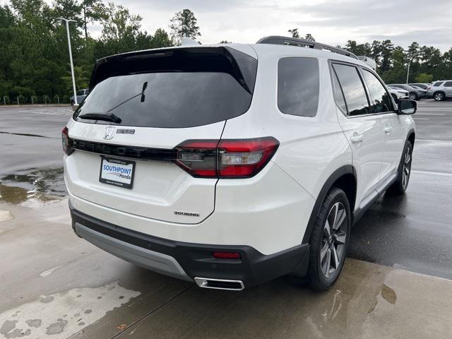 new 2025 Honda Pilot car, priced at $49,050