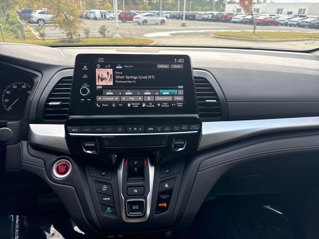 new 2026 Honda Odyssey car, priced at $44,290