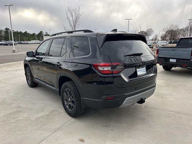 new 2025 Honda Pilot car, priced at $50,795