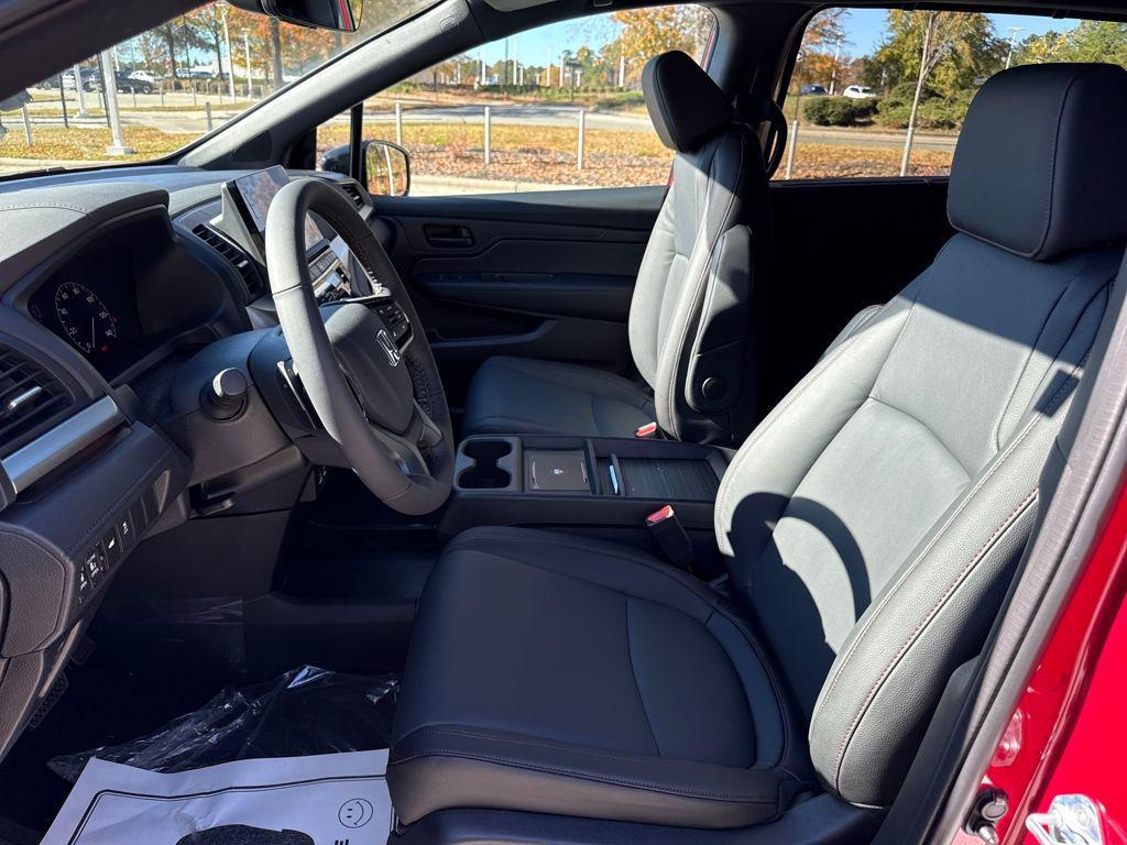 new 2026 Honda Odyssey car, priced at $45,845