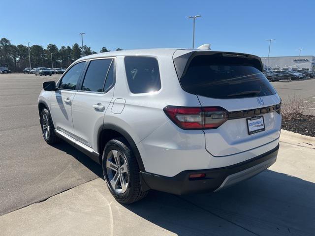 new 2025 Honda Pilot car, priced at $45,405