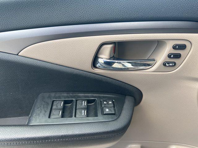 used 2022 Honda Pilot car, priced at $29,081