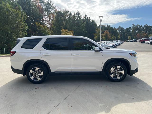 new 2025 Honda Pilot car, priced at $47,450