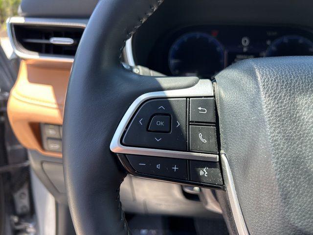 used 2024 Toyota Highlander car, priced at $44,687